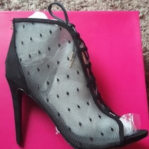 New Make an offer. Must sell today! Size 12 Heels